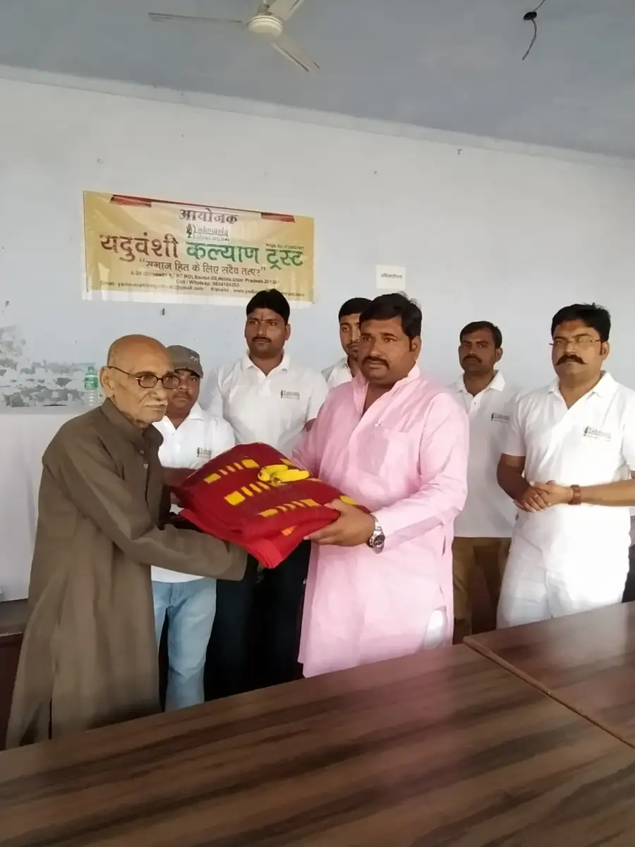 Blanket distribution, photo 9